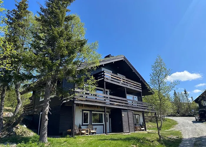 Ski Inn/Out - 4-Room Apartment W/3 Bedroom