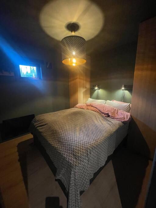 Inn/out - 4-room W/3 Bedroom Apartment *